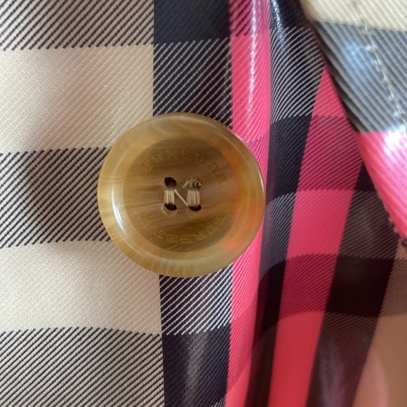 Burberry Runway laminated trench coat. US 4 - Picture 11 of 17